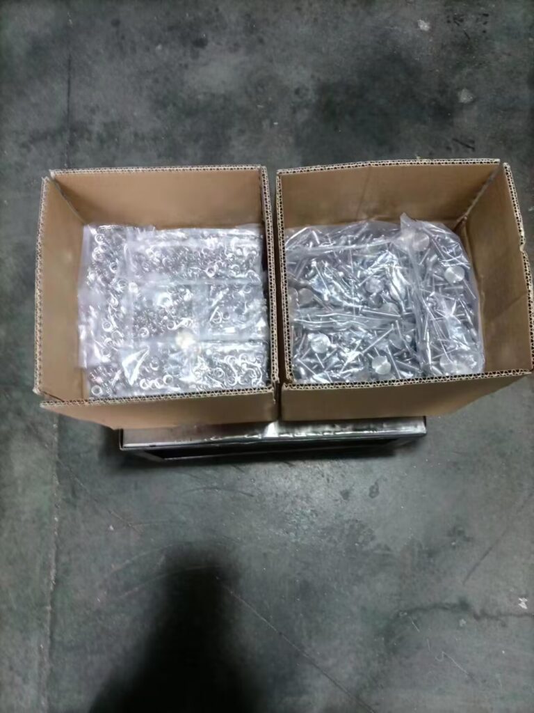 packing of fanged elevator bolts stainless steel
