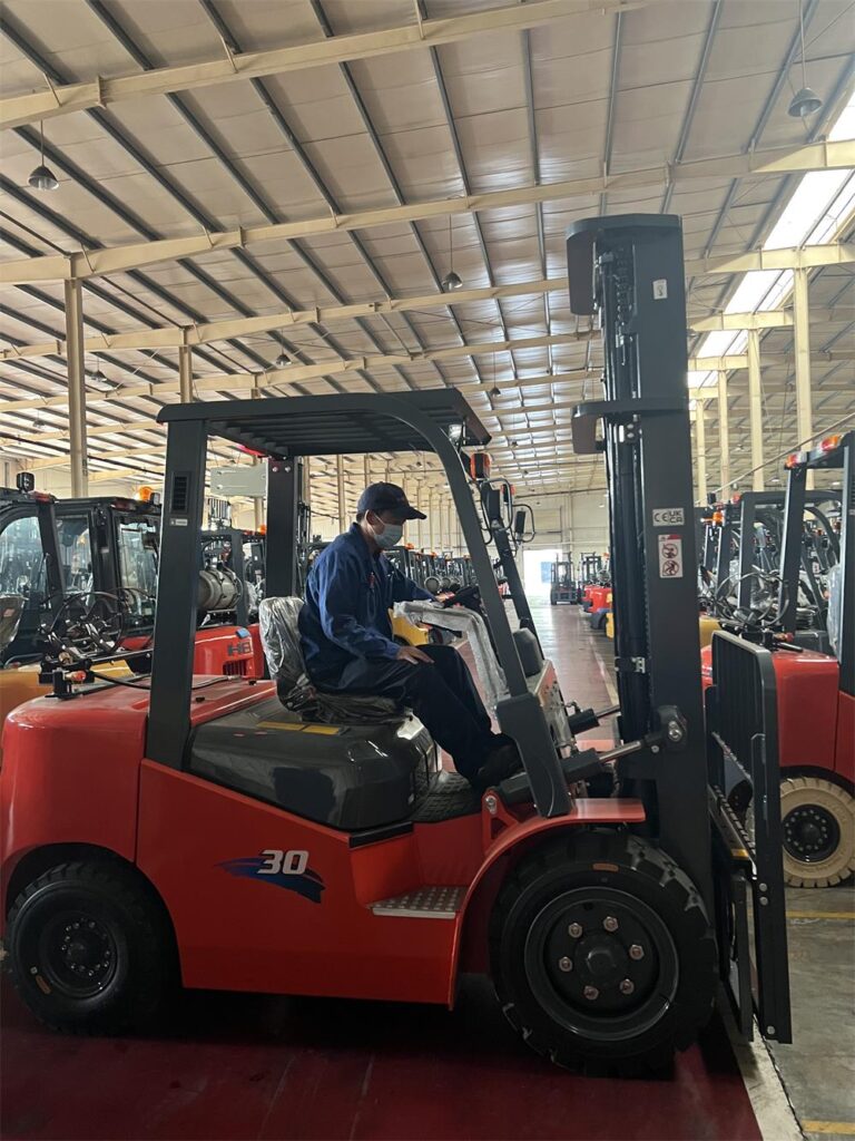 electric forklift producer